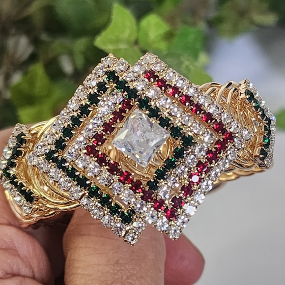 Gold with Crystal Stones Adjustable Braclet / Arm Cuff New - Picture 3 of 7